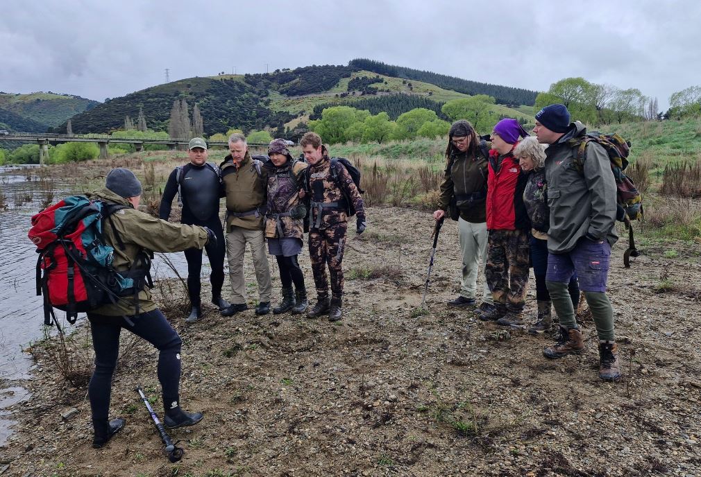 HUNTS course participants at a river crossing field session